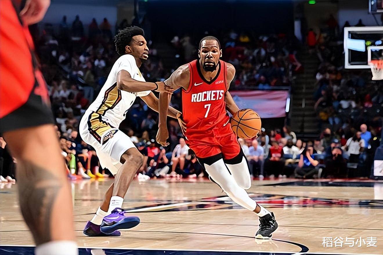 IMdianjing sports法兰克福训练开放日，赛前主帅复盘引欢呼，NBA常规赛在即，年轻球员得到机会的简单介绍